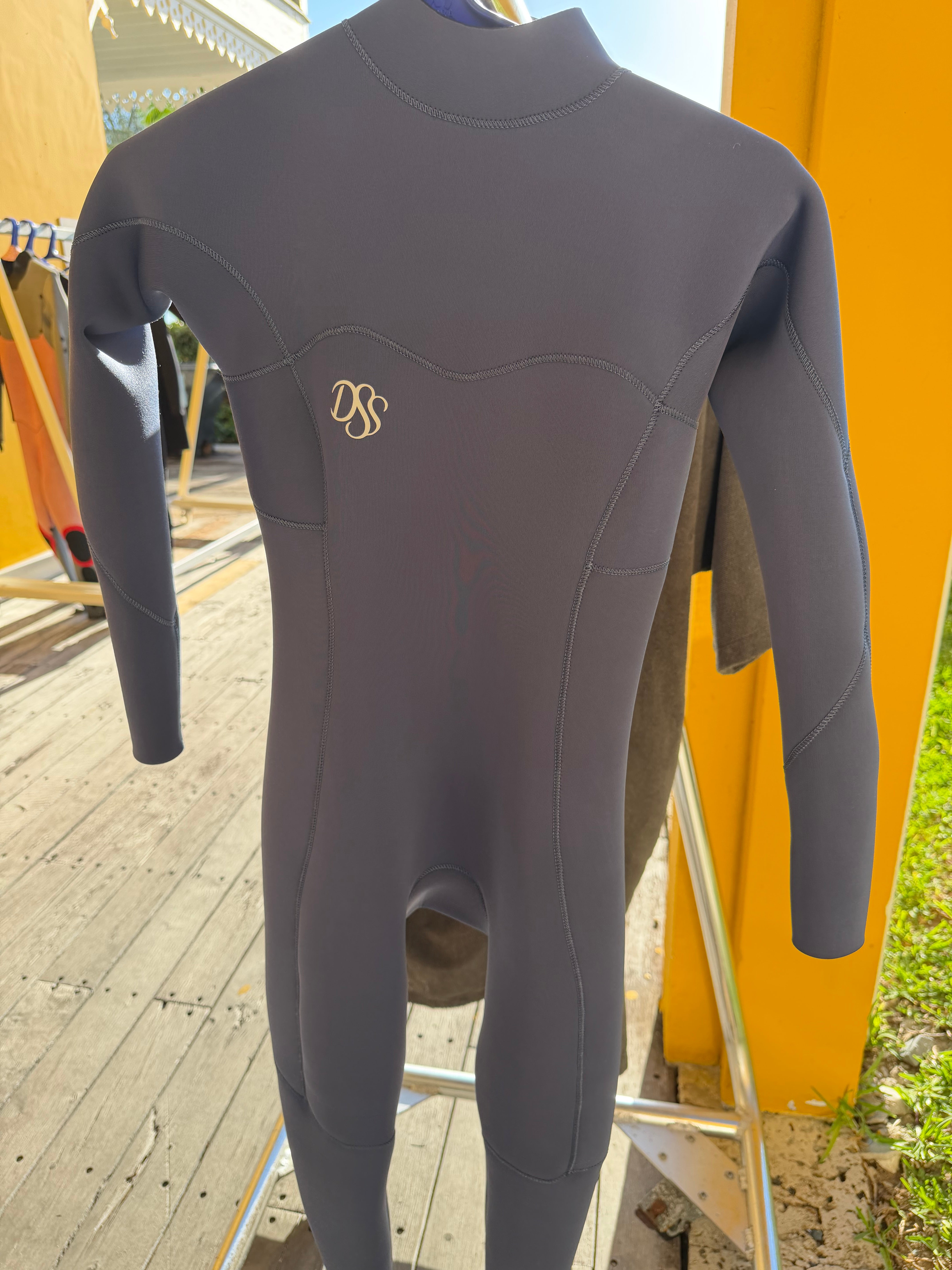 Women's Custom Wetsuits: 3/2mm, 5/3mm